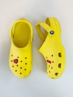 ▪️CROCS Unisex Bright Yellow Classic Clogs ~ 9M/11W